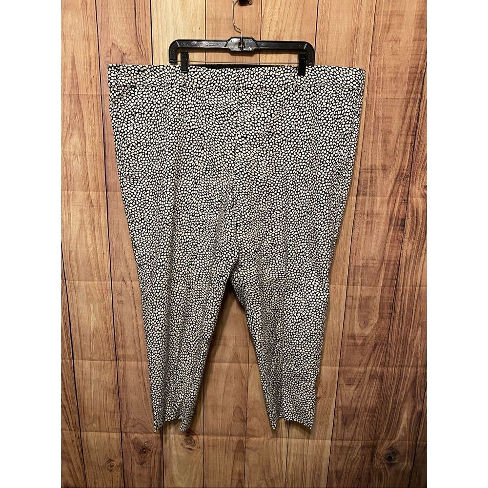 Lane Bryant size 28 PLUS NWT the Sophie straight fit ankle pant black white